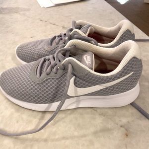 Nike Tennis Shoes